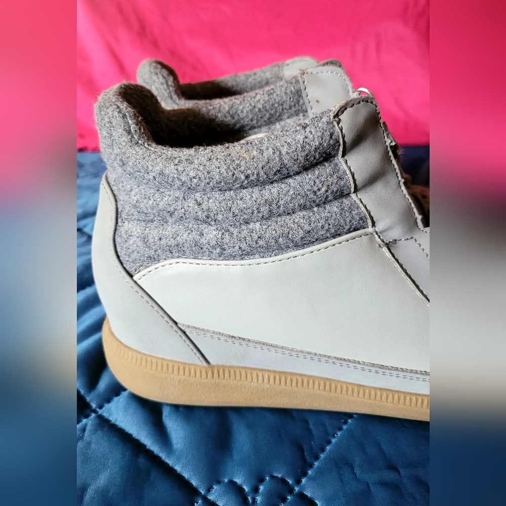 Time and Tru Women's Knit High-Top Sneakers. Size 8. Never Worn - Picture 5 of 9